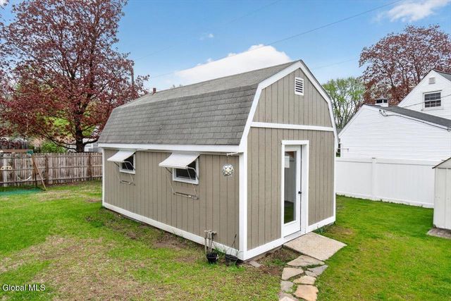 117 Locust Park, Colonie, NY 12205