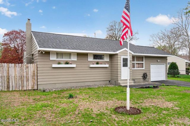 117 Locust Park, Colonie, NY 12205