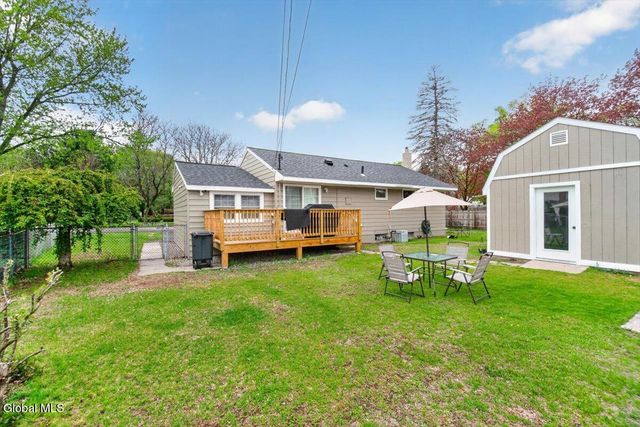 117 Locust Park, Colonie, NY 12205