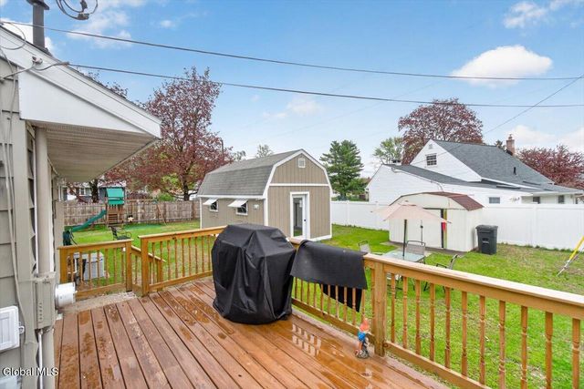 117 Locust Park, Colonie, NY 12205