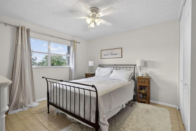 202 Oxford 200, West Palm Beach, FL 33417