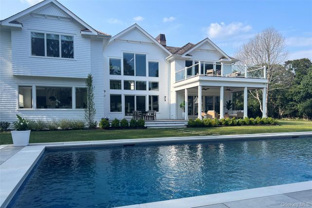 4 Heatherwood Lane, Quogue, NY 11959