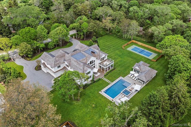 4 Heatherwood Lane, Quogue, NY 11959