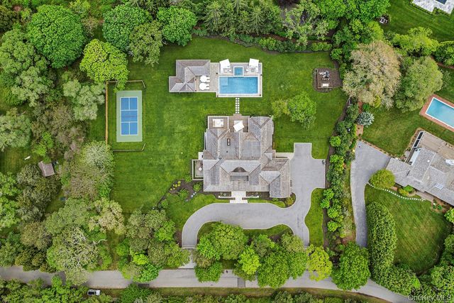 4 Heatherwood Lane, Quogue, NY 11959