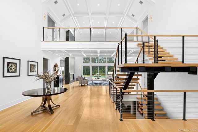 4 Heatherwood Lane, Quogue, NY 11959