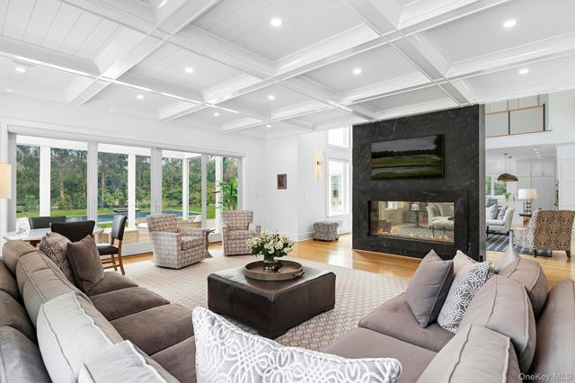 4 Heatherwood Lane, Quogue, NY 11959