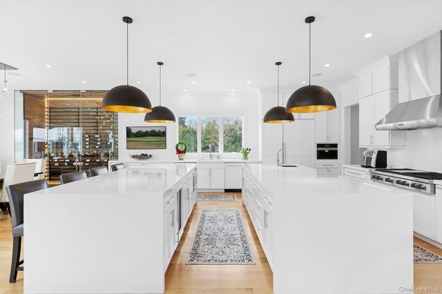 4 Heatherwood Lane, Quogue, NY 11959