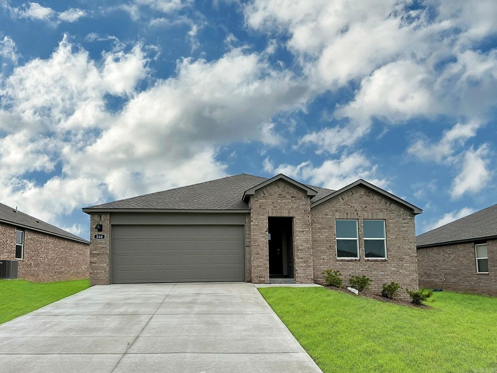 104 E Sunbelt Court, Mayflower, AR 72106