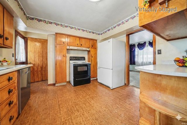 3924 Sheridan Plaza, South Bend, IN 46628