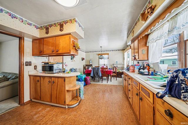 3924 Sheridan Plaza, South Bend, IN 46628