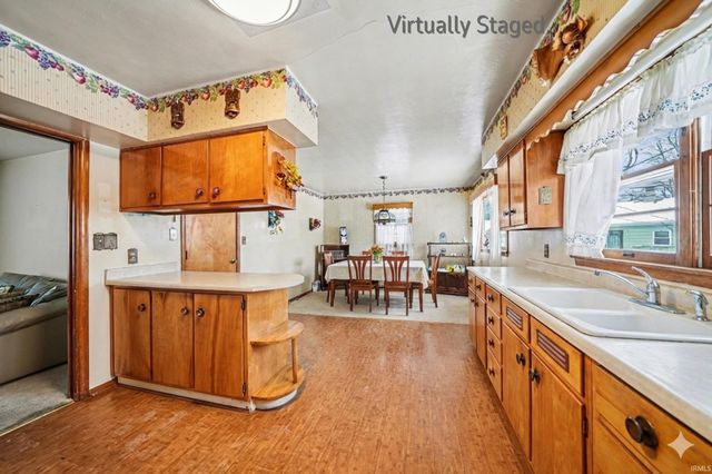 3924 Sheridan Plaza, South Bend, IN 46628