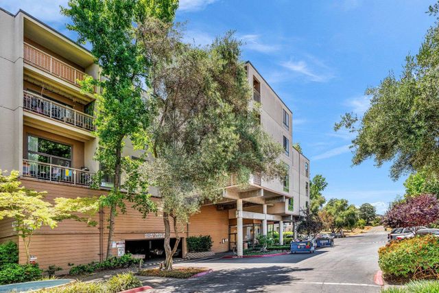 470 N Civic Dr 105, Walnut Creek, CA 94596