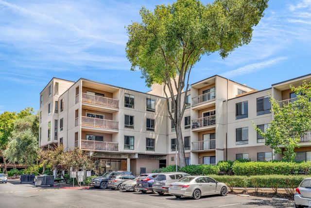 470 N Civic Dr 105, Walnut Creek, CA 94596