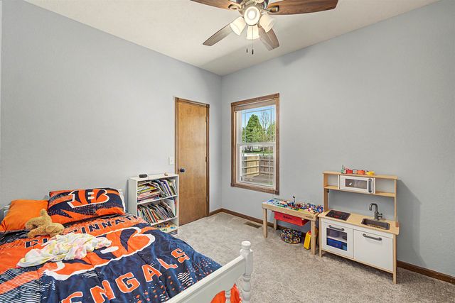 639 Rittgers Ln, Salina, KS 67401