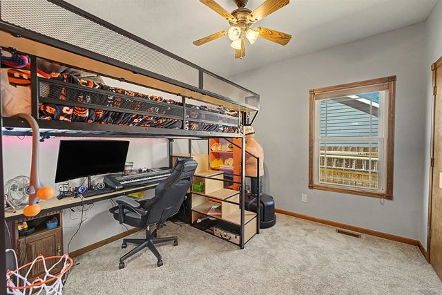 639 Rittgers Ln, Salina, KS 67401