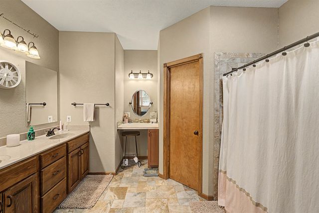 639 Rittgers Ln, Salina, KS 67401