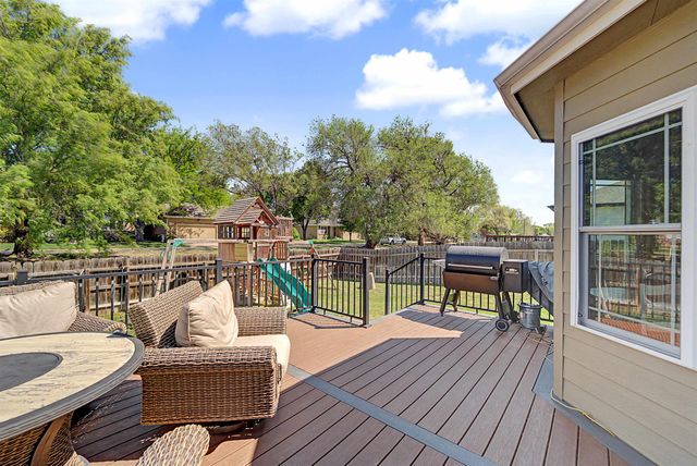 639 Rittgers Ln, Salina, KS 67401