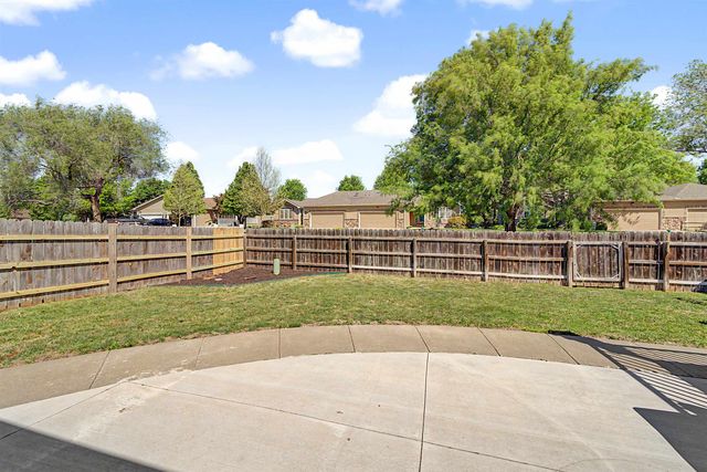 639 Rittgers Ln, Salina, KS 67401