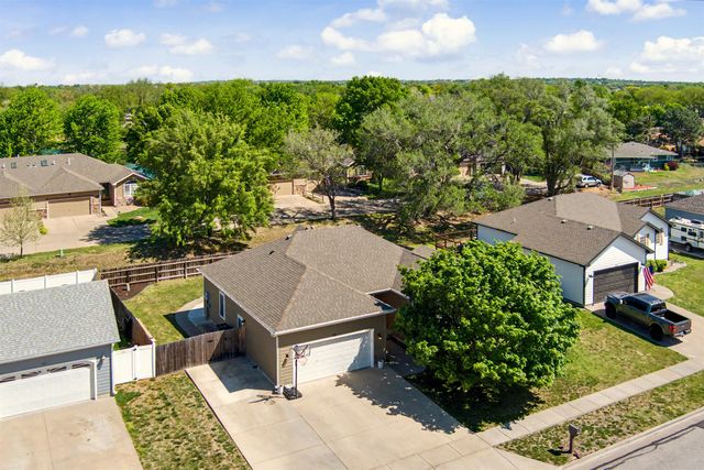 639 Rittgers Ln, Salina, KS 67401