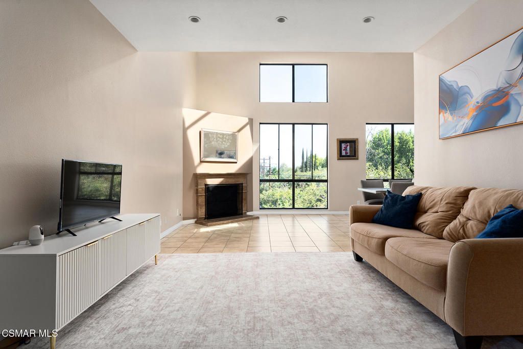 13331 Moorpark Street 328, Sherman Oaks, CA 91423 — photo 3