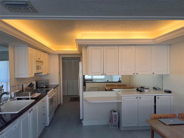 4900 N Ocean Blvd Apt 1413, Lauderdale By The Sea, FL 33308
