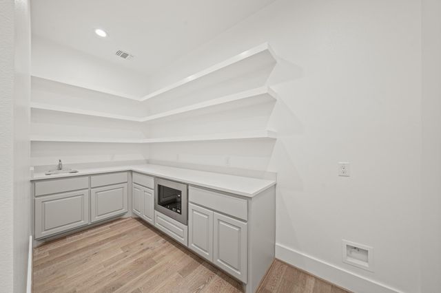7738 Dog Wood Acres Drive, Montgomery, TX 77316