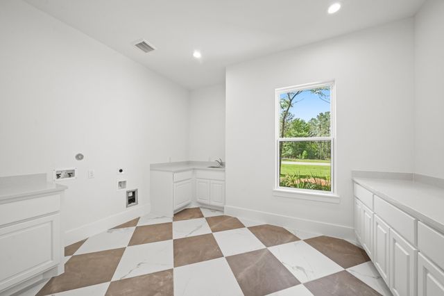 7738 Dog Wood Acres Drive, Montgomery, TX 77316
