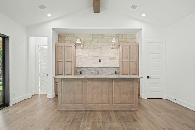 7738 Dog Wood Acres Drive, Montgomery, TX 77316