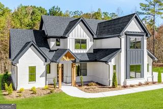 121 Forest Berry Court, Newnan, GA 30265