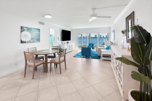 100 Wettaw Lane 9, North Palm Beach, FL 33408