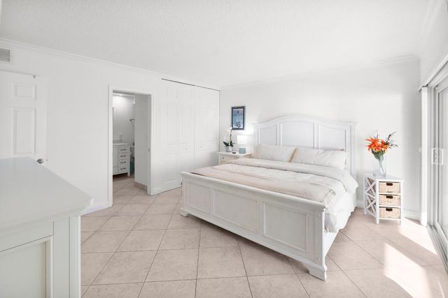 100 Wettaw Lane 9, North Palm Beach, FL 33408