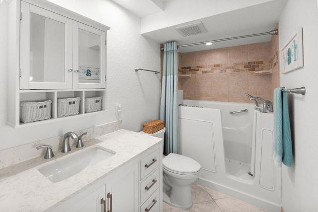 100 Wettaw Lane 9, North Palm Beach, FL 33408