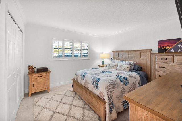 100 Wettaw Lane 9, North Palm Beach, FL 33408