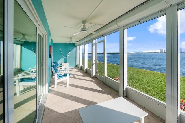 100 Wettaw Lane 9, North Palm Beach, FL 33408