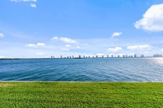 100 Wettaw Lane 9, North Palm Beach, FL 33408
