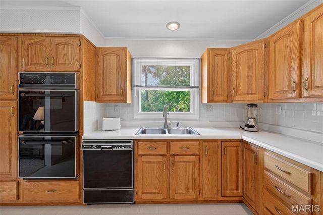 6 Helmsdale Court, Ballwin, MO 63011