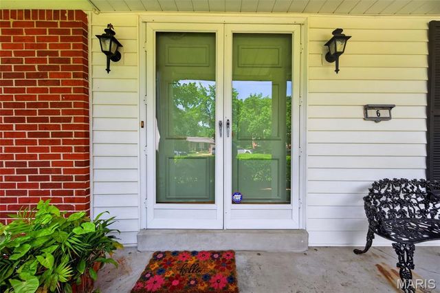 6 Helmsdale Court, Ballwin, MO 63011