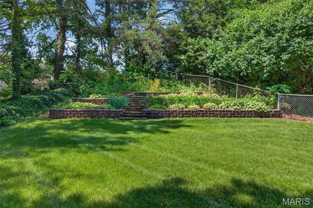 6 Helmsdale Court, Ballwin, MO 63011