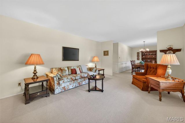 6 Helmsdale Court, Ballwin, MO 63011