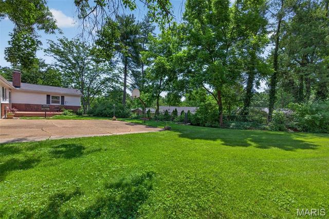 6 Helmsdale Court, Ballwin, MO 63011
