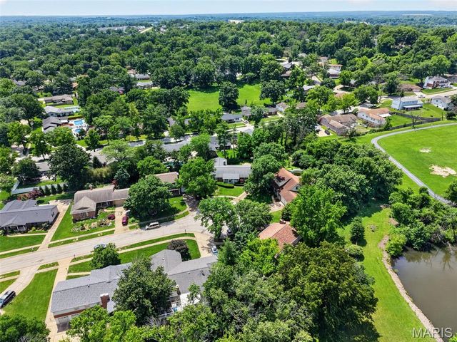6 Helmsdale Court, Ballwin, MO 63011