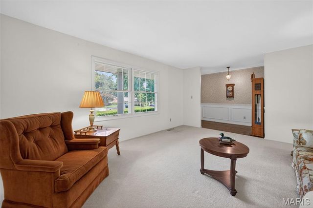 6 Helmsdale Court, Ballwin, MO 63011