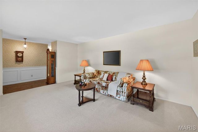 6 Helmsdale Court, Ballwin, MO 63011