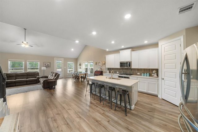 2157 Woodland Pine Drive, Conroe, TX 77384