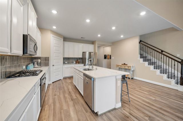 2157 Woodland Pine Drive, Conroe, TX 77384