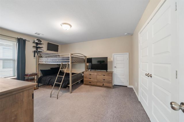 2157 Woodland Pine Drive, Conroe, TX 77384