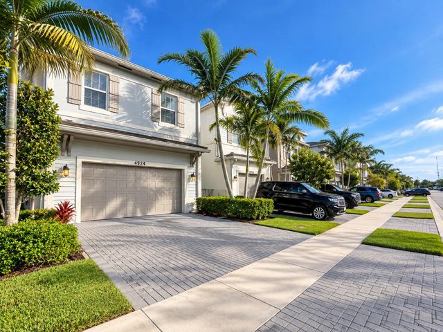 4924 NW 48th Terrace, Tamarac, FL 33319