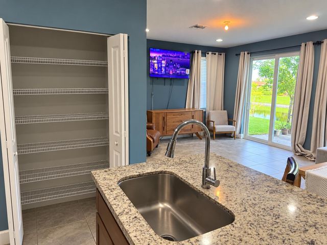 4924 NW 48th Terrace, Tamarac, FL 33319