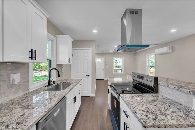 9518 Nelson Avenue, Cleveland, OH 44105