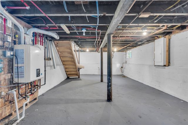 9518 Nelson Avenue, Cleveland, OH 44105